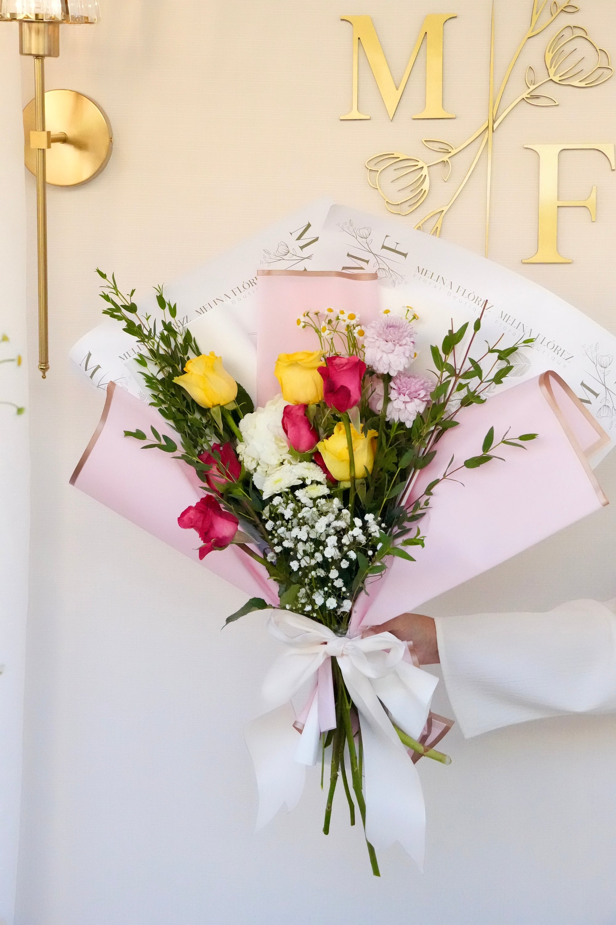 Hand Tied Bouquets L - 30 Stems